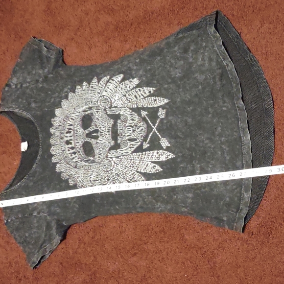 "Afflicton" brand. Distressed Indian skull bling T shirt. Size L. - Picture 6 of 8